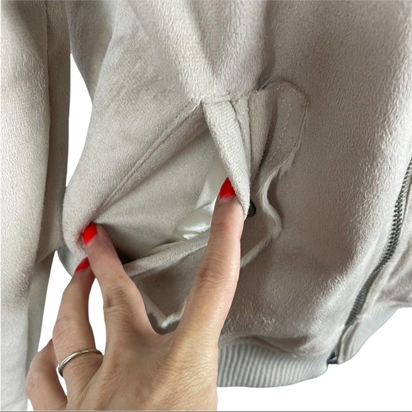 Chaser Faux Fur Lined Faux Suede Cropped Full Zip Jacket in Beige Size Medium - Picture 13 of 15